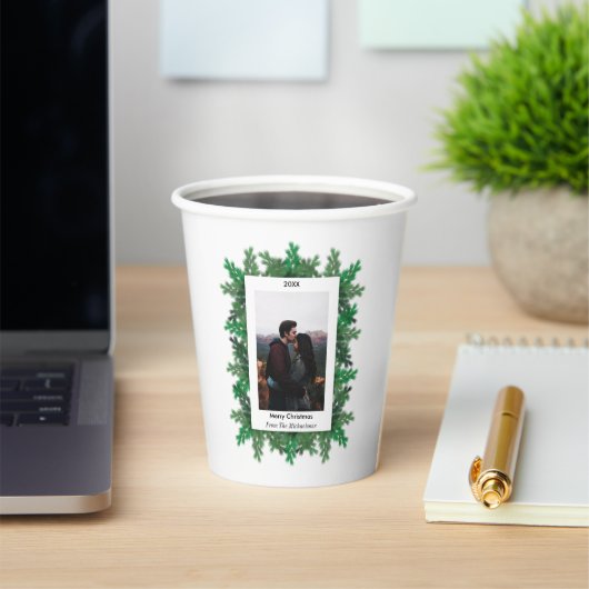 クリスマスツリーの枝の写真 紙コップ (インサイチュ)