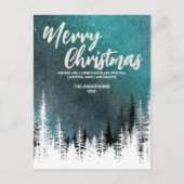 クリスマスツリーの飾る冬の夜の森のホリデー シーズンポストカード (正面)