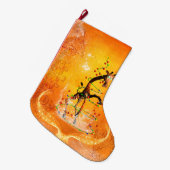 クリスマスツリーを持つかわいい漫画のキリン ラージクリスマスストッキング (正面 (吊り時))