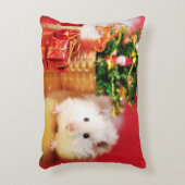 クリスマスツリーを持つハムスターKokolinka アクセントクッション (正面(垂直))