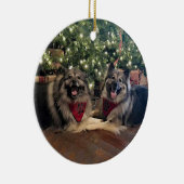クリスマスツリーを持つKeeshond セラミックオーナメント (右)