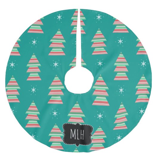 クリスマスツリーストライプズ雪片ファミリーイニシャル ブラッシュドポリエステルツリースカート (正面)