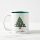 クリスマスツリーパーソナライズされた- ツートーンマグカップ (左)