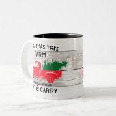 クリスマスツリーファームと赤ヴィンテージトラック&ツリー ツートーンマグカップ (正面左)