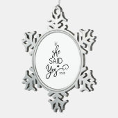 クリスマスツリー彼女はYesと言った婚約した スノーフレークピューターオーナメント (右)