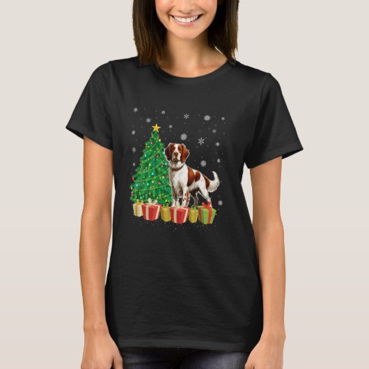 クリスマスツリー照明サンタハットブリタニースパニエル犬ドッグ Tシャツ (正面)