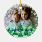 クリスマスツリー白い雪の結晶が世界に喜ぶ セラミックオーナメント (裏面)