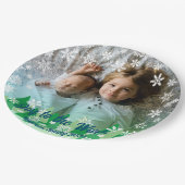 クリスマスツリー白い雪の結晶が世界に喜ぶ ペーパープレート (アングル)