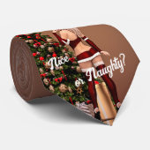 クリスマスツリー近くのセクシーサンタガール ネクタイ (ロール)