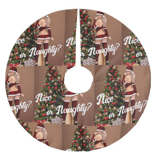 クリスマスツリー近くのセクシーサンタガール ブラッシュドポリエステルツリースカート (正面)