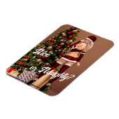 クリスマスツリー近くのセクシーサンタガール マグネット (左側)