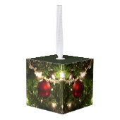 クリスマスツリーIホリデーかわいらしグリーンと赤 キューブオーナメント (裏面アングル)