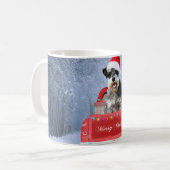 クリスマストラックに座って雪の中のシュナウザー犬 コーヒーマグカップ (正面左)