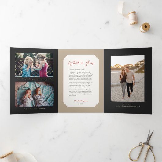 クリスマストリフォールドフォトレッドブラックジョイフローラ 三つ折りクリスマスカード (内部)