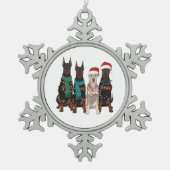 クリスマスドバーマンラバードッグマムホリデー スノーフレークピューターオーナメント (正面)