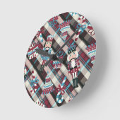 クリスマスナツクラッカープレイドブルーブルゴーニュ ラウンド壁時計 (傾斜)