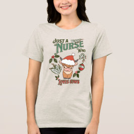 クリスマスナース牛ハイランドRN LPNを愛する トライブレンドTシャツ