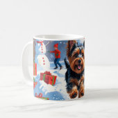 クリスマスハットと雪のヨークシャー・テリア コーヒーマグカップ (正面左)