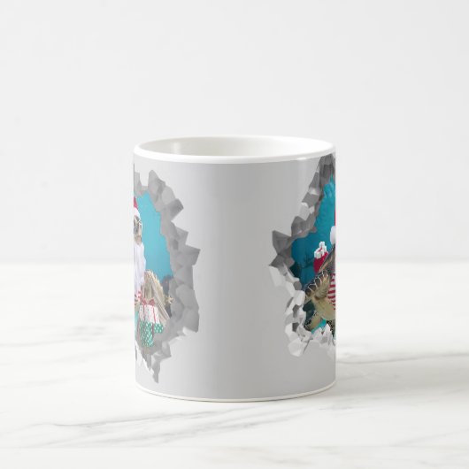 クリスマスハットの壊れた壁とサンタシーカメ コーヒーマグカップ (中央)