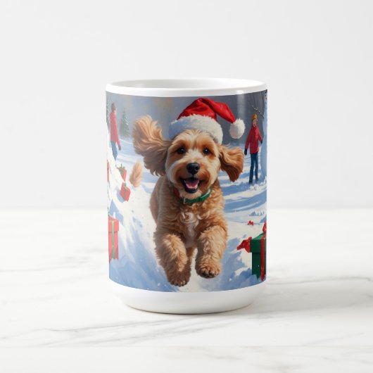 クリスマスハットをかぶって雪の中を走るコッカプー コーヒーマグカップ (中央)