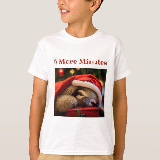 クリスマスハットを着た眠る怠けおもしろい者 Tシャツ (正面)