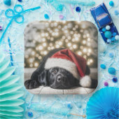 クリスマスハットオンザブラックラブラドールレトリバー ペーパープレート (パーティー)