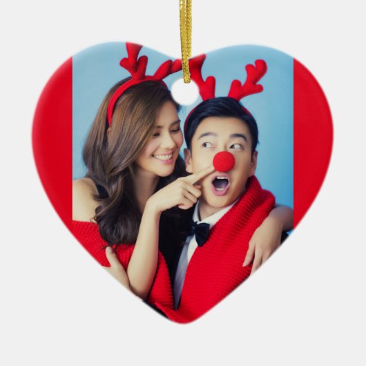 クリスマスハートとカスタム年の写真（赤） セラミックオーナメント (正面)