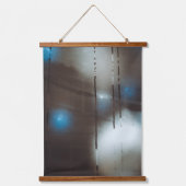 クリスマスバウブル付きの暗いミステッド窓 吊り下げ型タペストリー (正面)