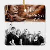 クリスマスパーソナライズされたオーナメントカウボーイブーツバーンウッド セラミックオーナメント (正面)