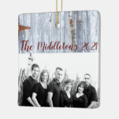 クリスマスパーソナライズされたオーナメントホワイトウォッシュウッドバーンド セラミックオーナメント (左)