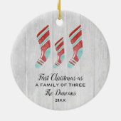 クリスマスパーソナライズされたストッキング三家 セラミックオーナメント (裏面)