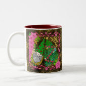 クリスマスパーソナライズされたツリー付き格言メリークリスマス ツートーンマグカップ (左)