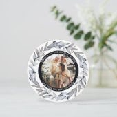 クリスマスパーソナライズされたリースフォトフレームラウンド シーズンカード (スタンド正面)