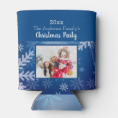 クリスマスパーティーの青い雪片の冬の写真 缶クーラー (裏面)