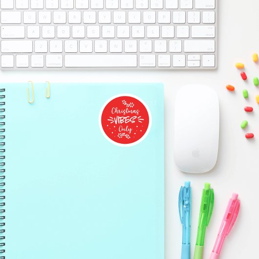 クリスマスビーズオンリータイポグラフィレッドホワイト ラウンドシール