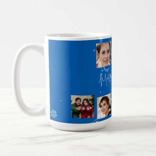 クリスマスファミリーフォトコラージブルーディアー コーヒーマグカップ (左)
