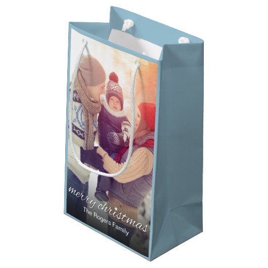クリスマスファミリーフォトシンプルパーソナライズされた スモールペーパーバッグ (裏面アングル)