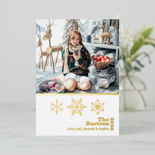 クリスマスファミリーフォトスノーフレーク金ゴールド 箔シーズンカード (立ち正面)