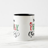 クリスマスファミリー名ツリーモダンスクリプトグリーンレッド ツートーンマグカップ (中央)