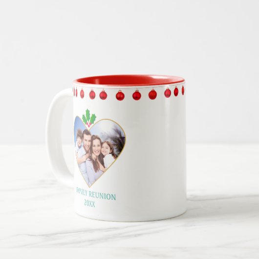 クリスマスファミリー懇親会、ハート&ホリーベリー ツートーンマグカップ (正面左)