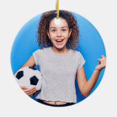 クリスマスフォトスポーツシンプルかわいいサッカーボール セラミックオーナメント (裏面)
