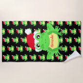 クリスマスフロッグサンタハットパターンブラックノベルティ ビーチタオル (正面)