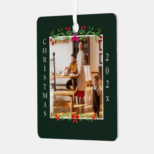 クリスマスフローラフレームかわいいカスタム家族の写真 メタルオーナメント (正面左)