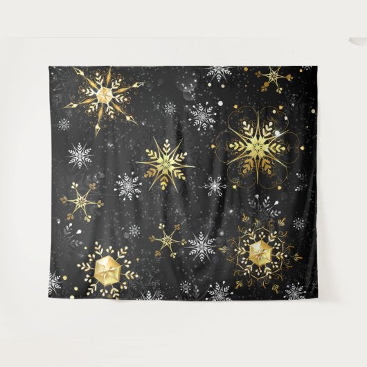 クリスマスブラックバックグラウンド上のゴールデンスノーフレーク タペストリー (正面(横))