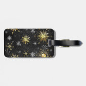 クリスマスブラックバックグラウンド上のゴールデンスノーフレーク ラゲッジタグ (裏面横)