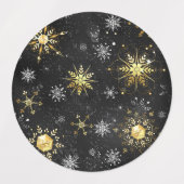 クリスマスブラックバックグラウンド上のゴールデンスノーフレーク ラベル (デザイン2)