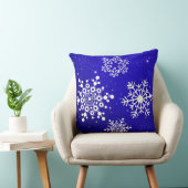 クリスマスブルーとホワイトスノーフレークのパターン クッション (椅子)