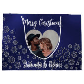 クリスマスブルーの銀雪写真ハート ラージペーパーバッグ (裏面)