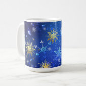 クリスマスブルーバックグラウンドと黄金の雪片 コーヒーマグカップ (正面左)