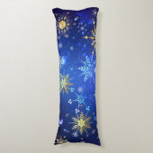 クリスマスブルーバックグラウンドと黄金の雪片 ボディピロー (正面縦)
